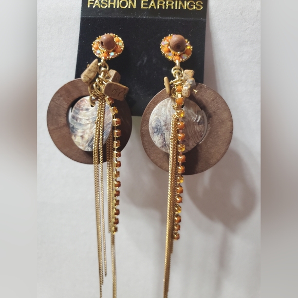 📣📣 2 Pairs/$15 📣📣 Elegant Brown and Gold Dangle Earrings - Picture 3 of 4
